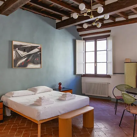 Stunning & Sunny Near Piazza Santo Spirito Apartment *