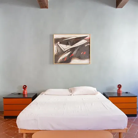 Stunning & Sunny Near Piazza Santo Spirito Apartment Florence